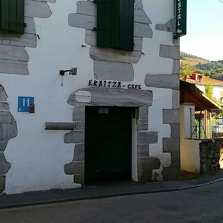 Hotel Hostal Ekaitza Lesaka Exterior foto