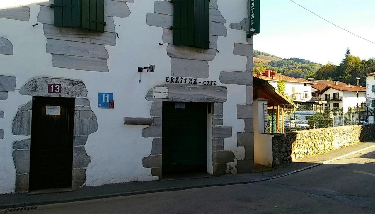 Hotel Hostal Ekaitza Lesaka Exterior foto